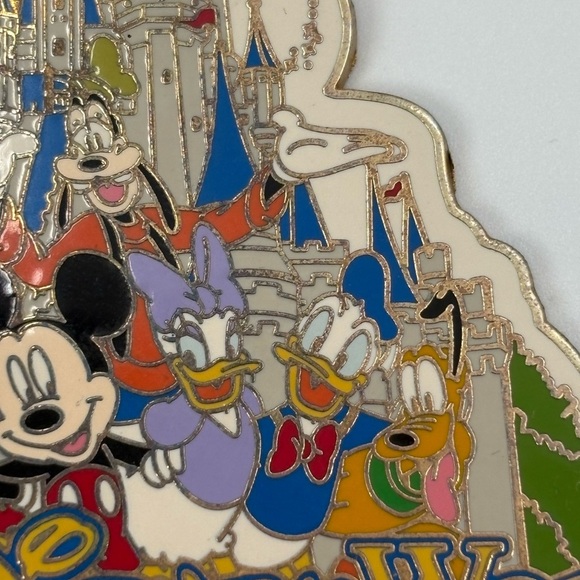 DISNEY PIN TRADING: Disneyland Resort - Where dreams come true 2008 w clasp - Picture 5 of 15